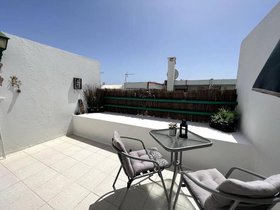 Casa Perdy, Beautiful 1 Bedroom Apartment With Communal Pool Tías Exteriör bild