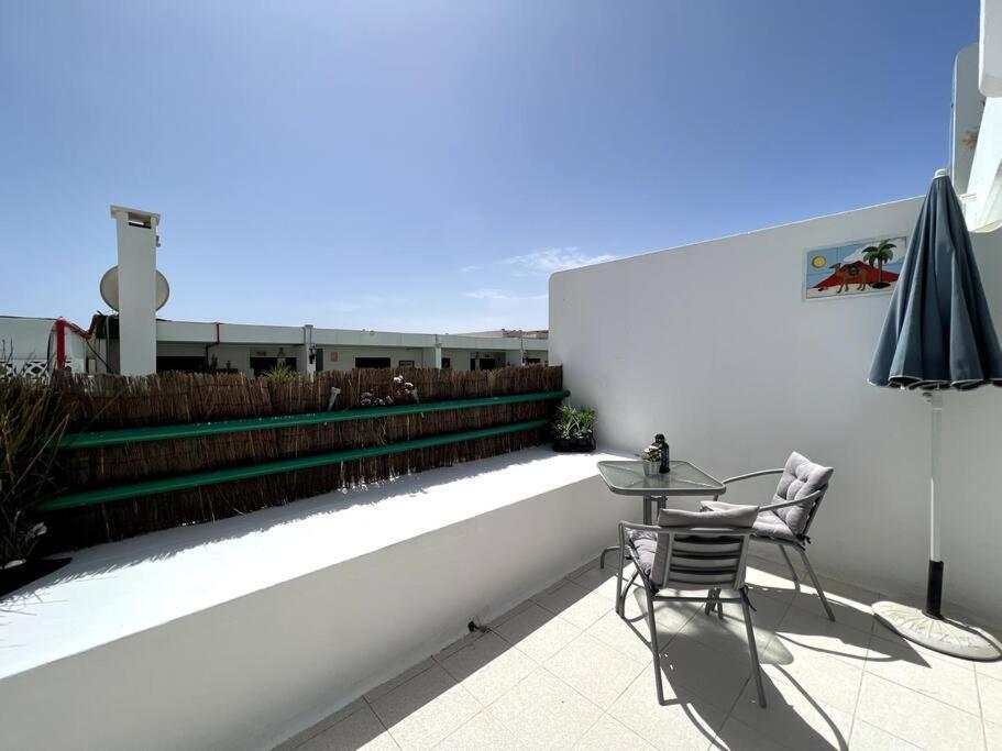 Casa Perdy, Beautiful 1 Bedroom Apartment With Communal Pool Tías Exteriör bild